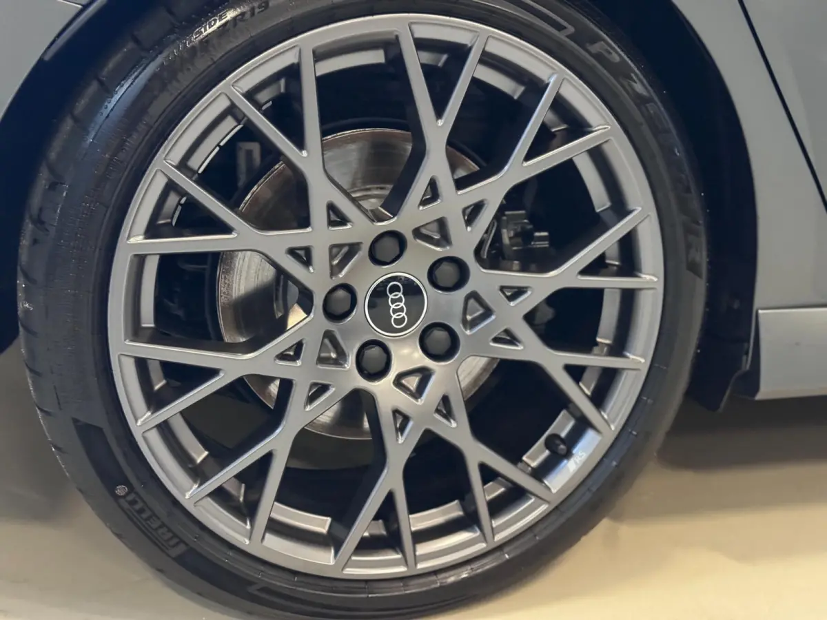 RS3 2.5 TFSI RS 3 quattro | SCHAALSTOELEN | ALCANTARA | PANO | SONOS