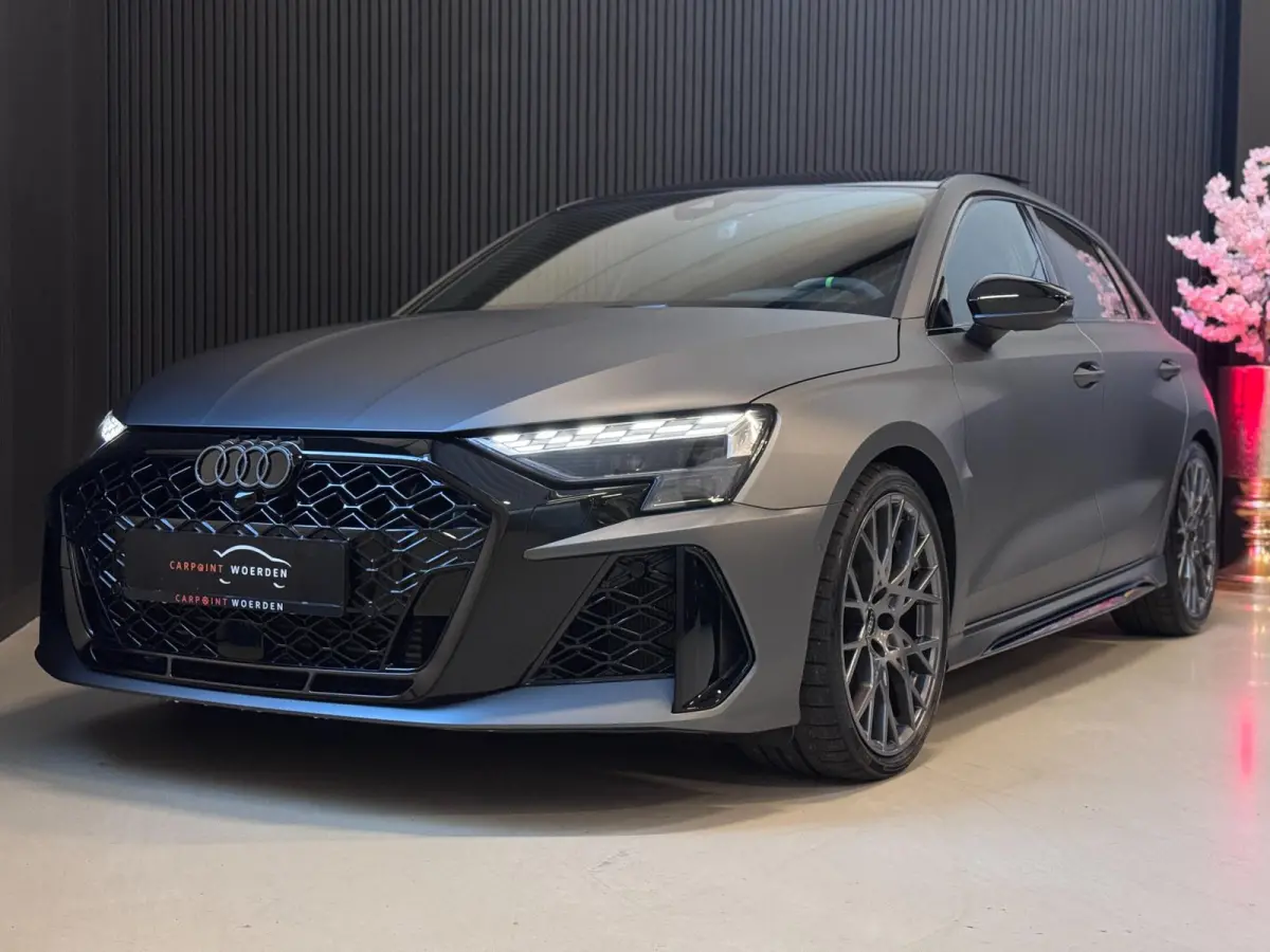 RS3 2.5 TFSI RS 3 quattro | SCHAALSTOELEN | ALCANTARA | PANO | SONOS