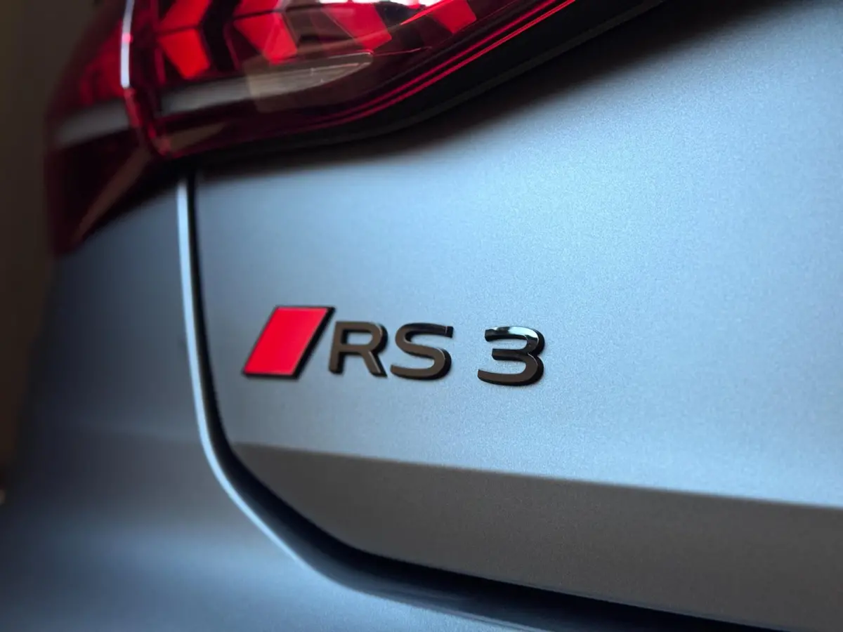 RS3 2.5 TFSI RS 3 quattro | SCHAALSTOELEN | ALCANTARA | PANO | SONOS