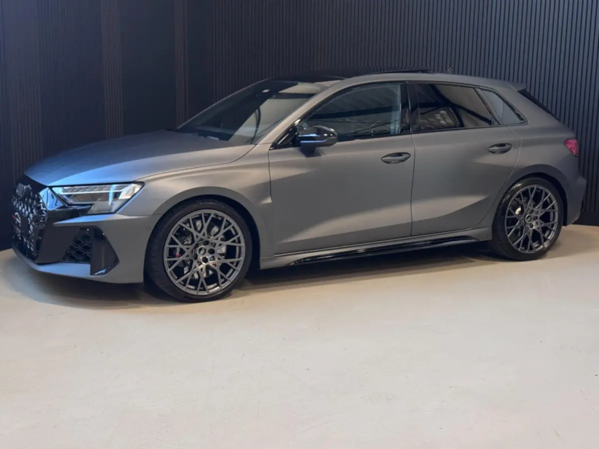 RS3 2.5 TFSI RS 3 quattro | SCHAALSTOELEN | ALCANTARA | PANO | SONOS