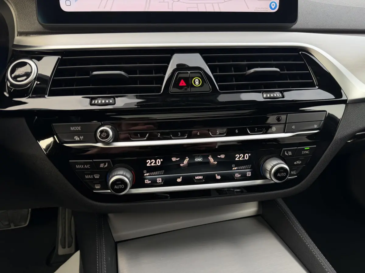 530e High Executive - M-SPORT/LASER/CAM/DAK/NAP