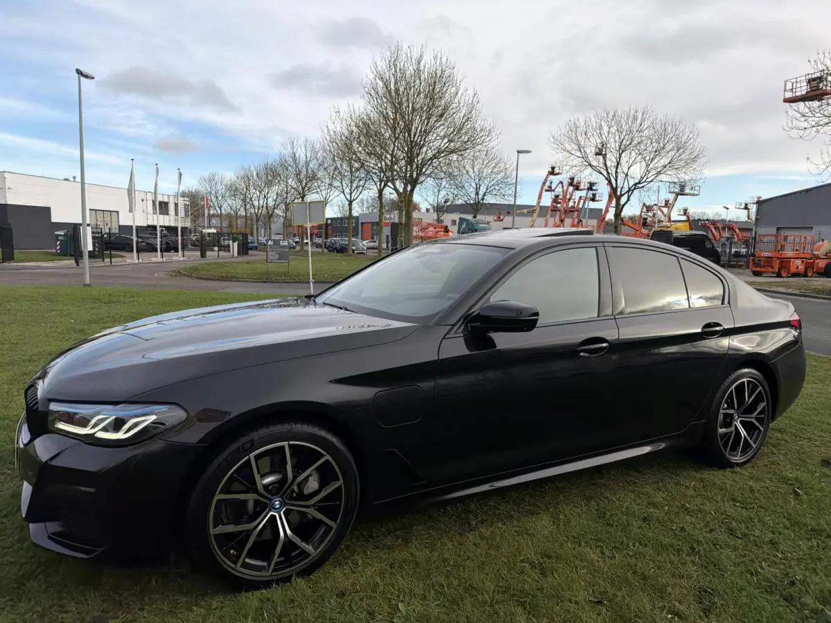 530e High Executive - M-SPORT/LASER/CAM/DAK/NAP