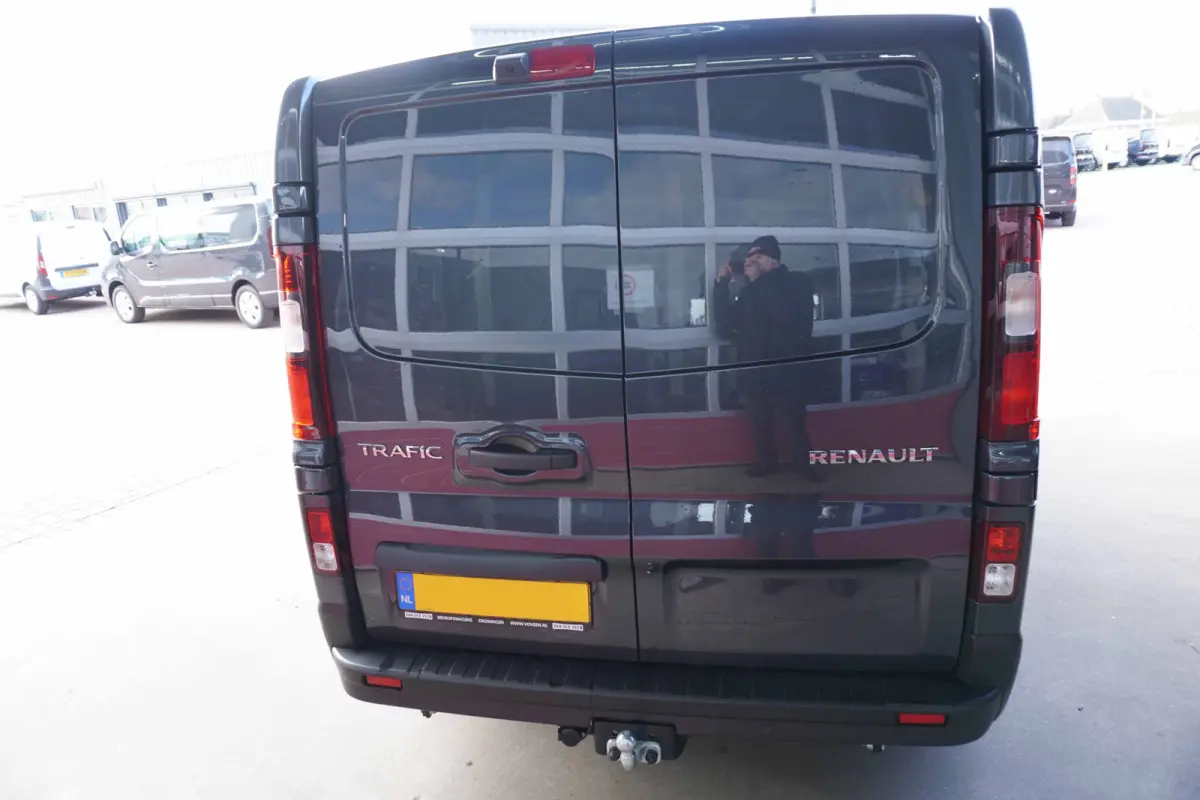 2.0 Blue dCi 130PK T29 L2H1 Advance Dubbelcab. schuifdeur L+R Nr. V140 | Airco | Cruise | Camera |Trekhaak | Apple CP- Android auto | Betimmering