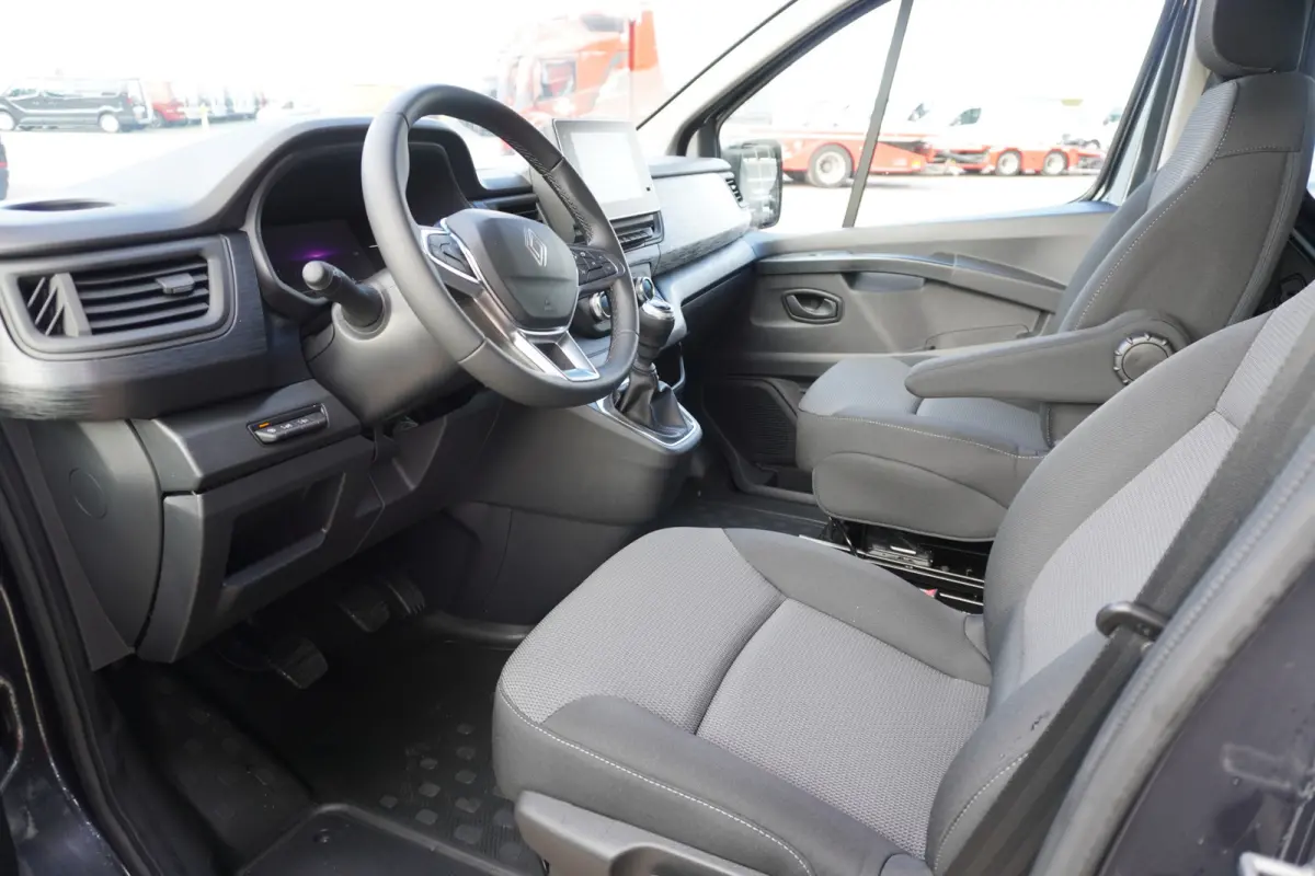 2.0 Blue dCi 130PK T29 L2H1 Advance Dubbelcab. schuifdeur L+R Nr. V140 | Airco | Cruise | Camera |Trekhaak | Apple CP- Android auto | Betimmering