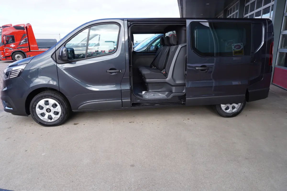 2.0 Blue dCi 130PK T29 L2H1 Advance Dubbelcab. schuifdeur L+R Nr. V140 | Airco | Cruise | Camera |Trekhaak | Apple CP- Android auto | Betimmering