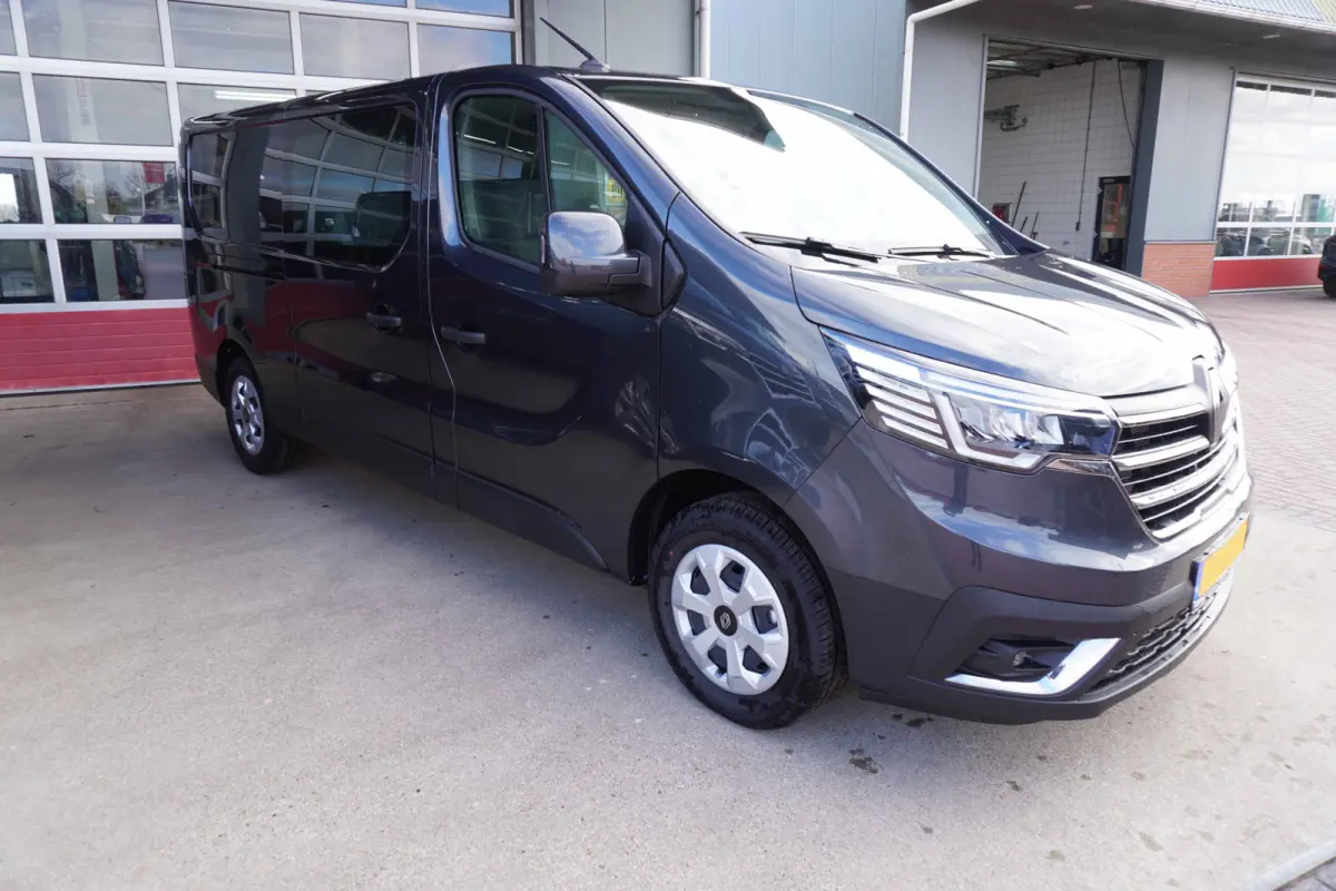 2.0 Blue dCi 130PK T29 L2H1 Advance Dubbelcab. schuifdeur L+R Nr. V140 | Airco | Cruise | Camera |Trekhaak | Apple CP- Android auto | Betimmering