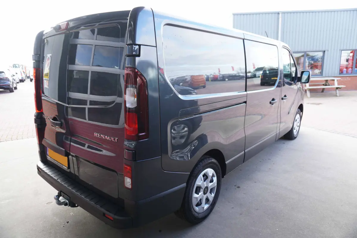 2.0 Blue dCi 130PK T29 L2H1 Advance Dubbelcab. schuifdeur L+R Nr. V140 | Airco | Cruise | Camera |Trekhaak | Apple CP- Android auto | Betimmering
