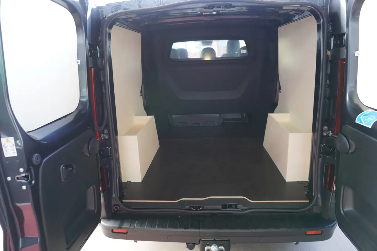 2.0 Blue dCi 130PK T29 L2H1 Advance Dubbelcab. schuifdeur L+R Nr. V140 | Airco | Cruise | Camera |Trekhaak | Apple CP- Android auto | Betimmering