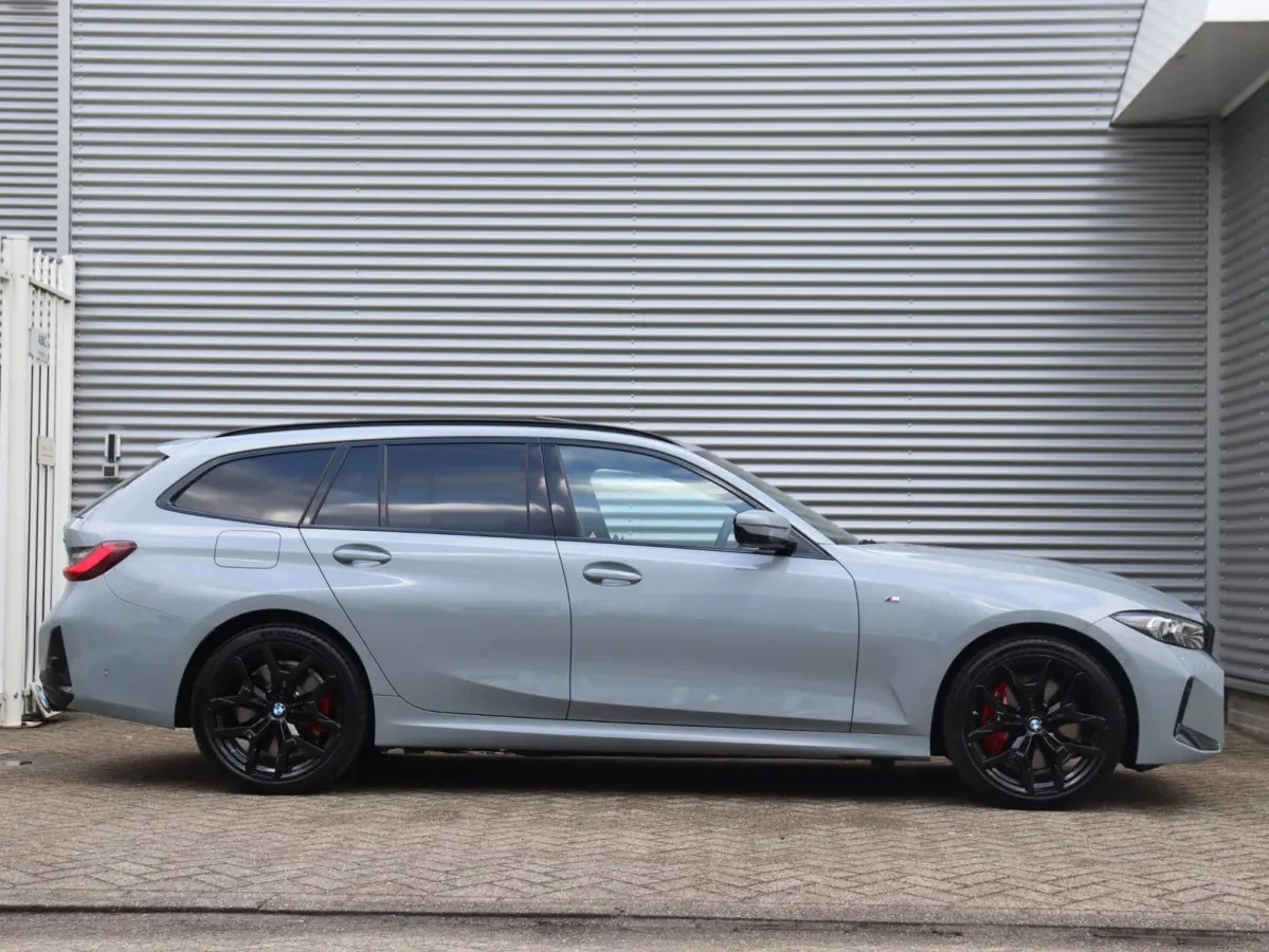 330e | M Sportpakket Pro | Panodak | Head-Up | Trekhaak | Driving Assistant Prof. | Parking Assitant Plus | Harman Kardon | Comfort Access | Elektr. Stoelen | SOH 100% | 19'' LMV
