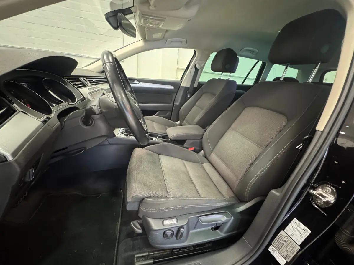 1.6 TDI Comfortline Business A/T Navi Trekhaak LED Mooi!