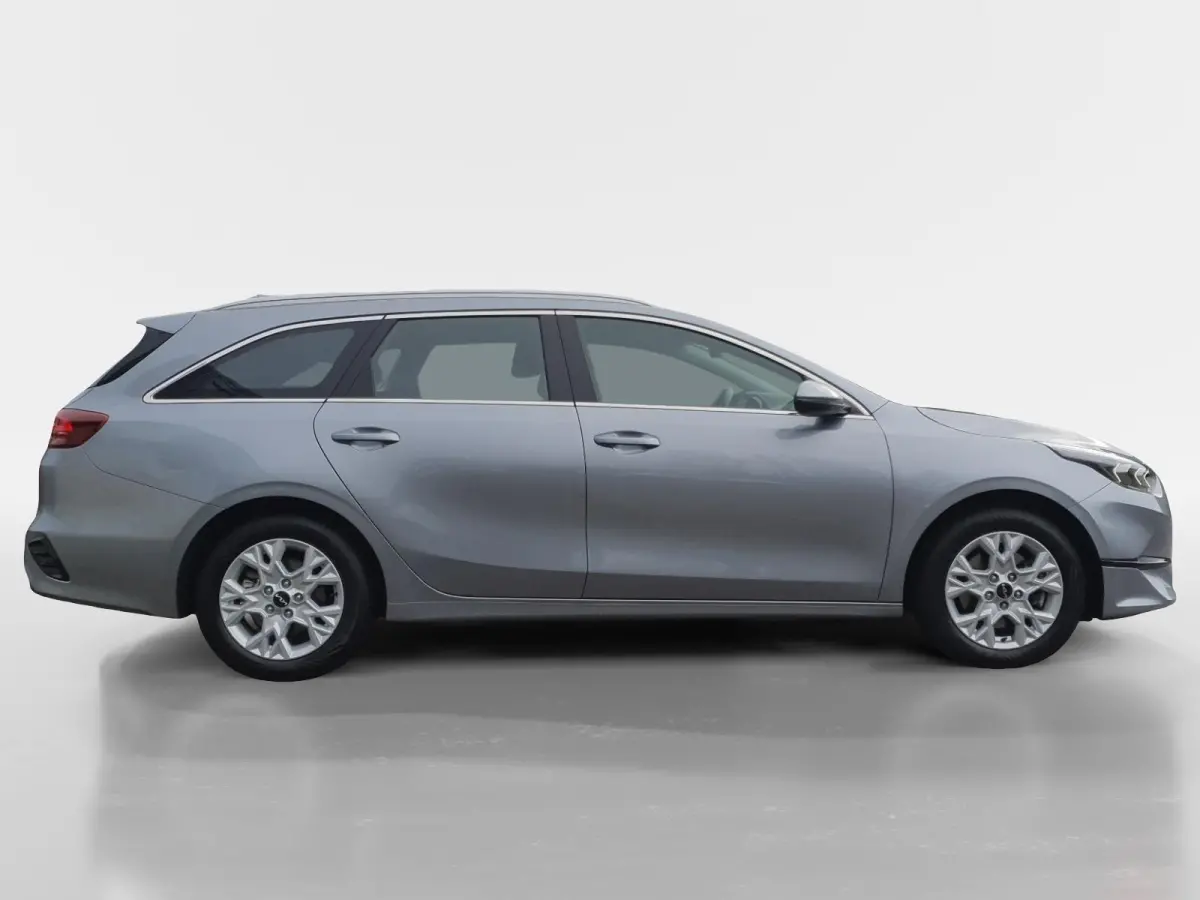 1.5 T-GDi DynamicLine | Navigatie | Camera | Apple Carplay / Android Auto | Parkeersensoren achter | Climate control |