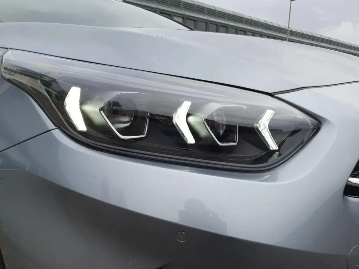 1.5 T-GDi DynamicLine | Navigatie | Camera | Apple Carplay / Android Auto | Parkeersensoren achter | Climate control |