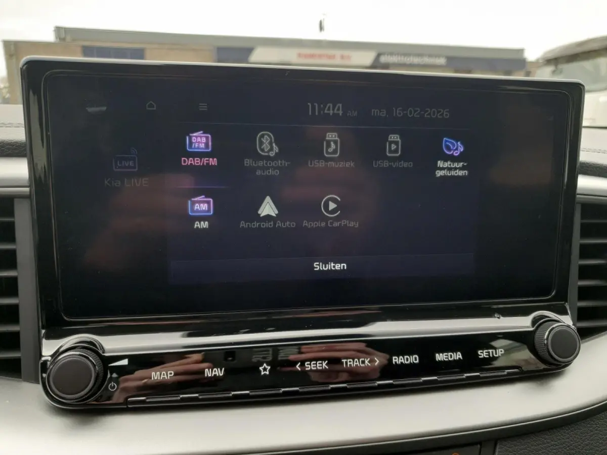 1.5 T-GDi DynamicLine | Navigatie | Camera | Apple Carplay / Android Auto | Parkeersensoren achter | Climate control |