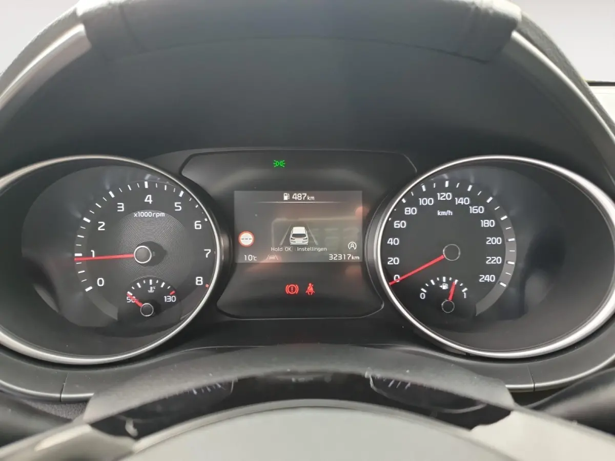 1.5 T-GDi DynamicLine | Navigatie | Camera | Apple Carplay / Android Auto | Parkeersensoren achter | Climate control |
