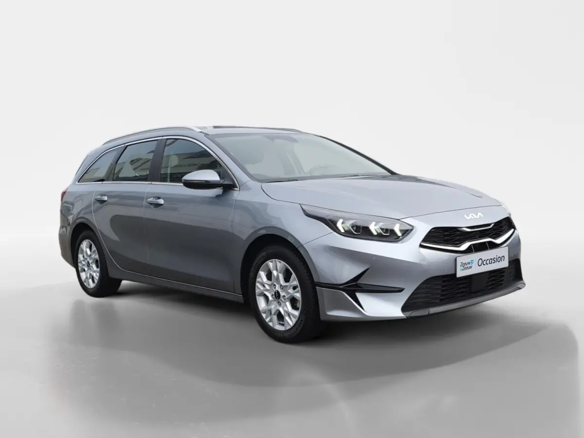 1.5 T-GDi DynamicLine | Navigatie | Camera | Apple Carplay / Android Auto | Parkeersensoren achter | Climate control |
