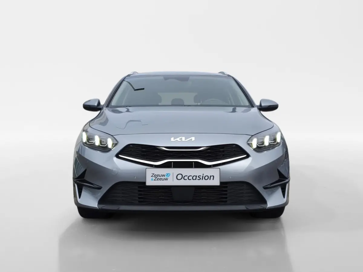 1.5 T-GDi DynamicLine | Navigatie | Camera | Apple Carplay / Android Auto | Parkeersensoren achter | Climate control |