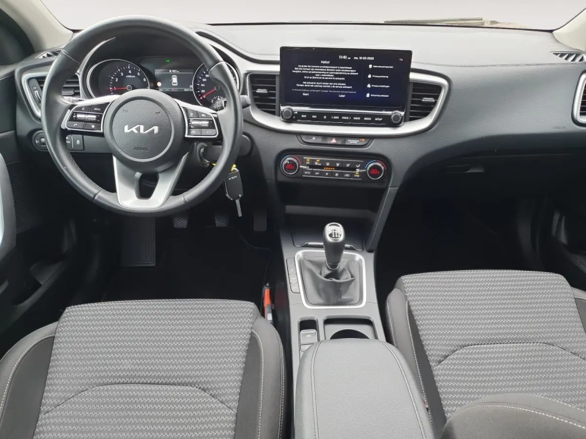 1.5 T-GDi DynamicLine | Navigatie | Camera | Apple Carplay / Android Auto | Parkeersensoren achter | Climate control |