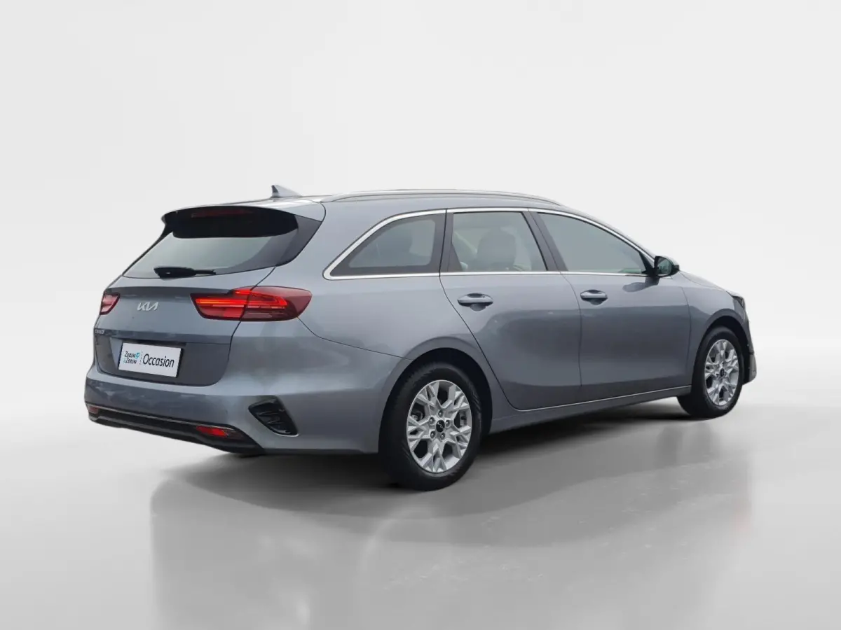 1.5 T-GDi DynamicLine | Navigatie | Camera | Apple Carplay / Android Auto | Parkeersensoren achter | Climate control |