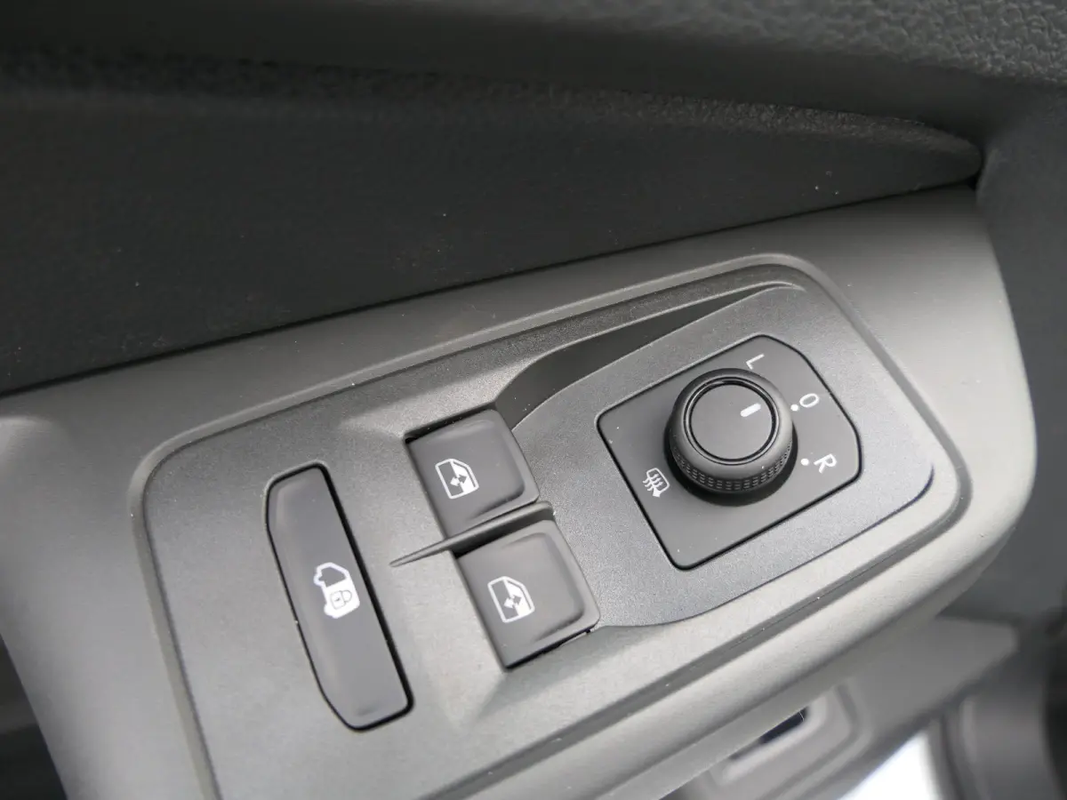 1.5 EcoBoost PHEV L2 Trend | Comfort Winter Pack | All-Seasonbanden | Trekhaak | CarPlay/Android Auto | AGR Stoel