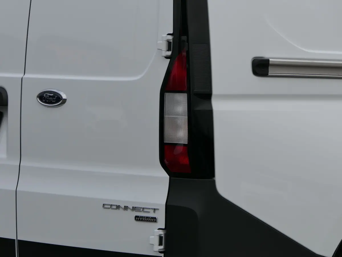 1.5 EcoBoost PHEV L2 Trend | Comfort Winter Pack | All-Seasonbanden | Trekhaak | CarPlay/Android Auto | AGR Stoel