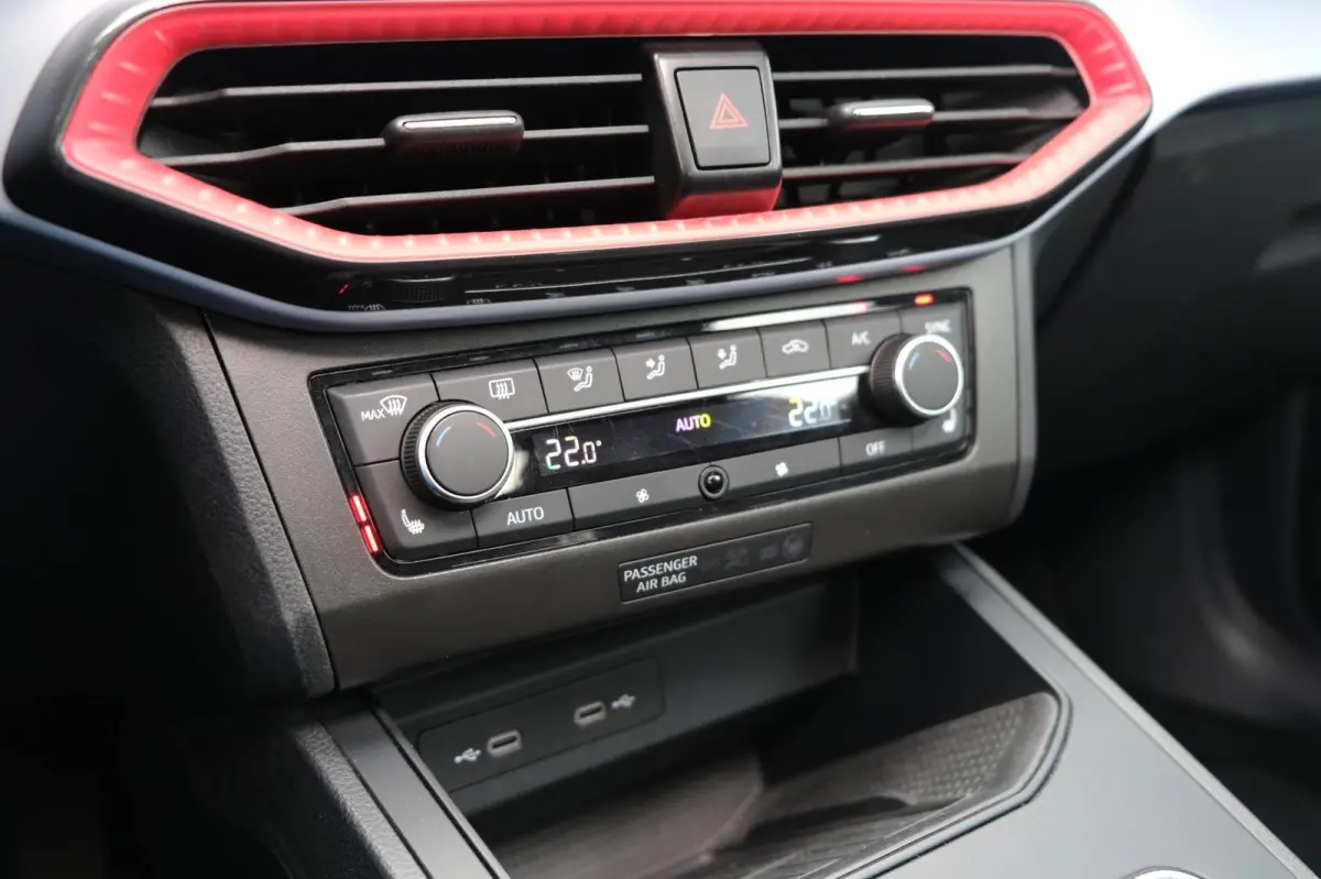 1.0 EcoTSI FR 110PK DSG Facelift Pano Led Cam Navi Cruise