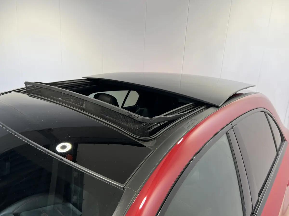 200 Premium AMG | Lederen/alcantara bekleding | Comfort stoelen | Elektrisch panoramadak | Sfeerverlichting | Stoelverwarming | Navigatie/Android/Apple Carplay | PDC V+A incl. Achteruitrijca
