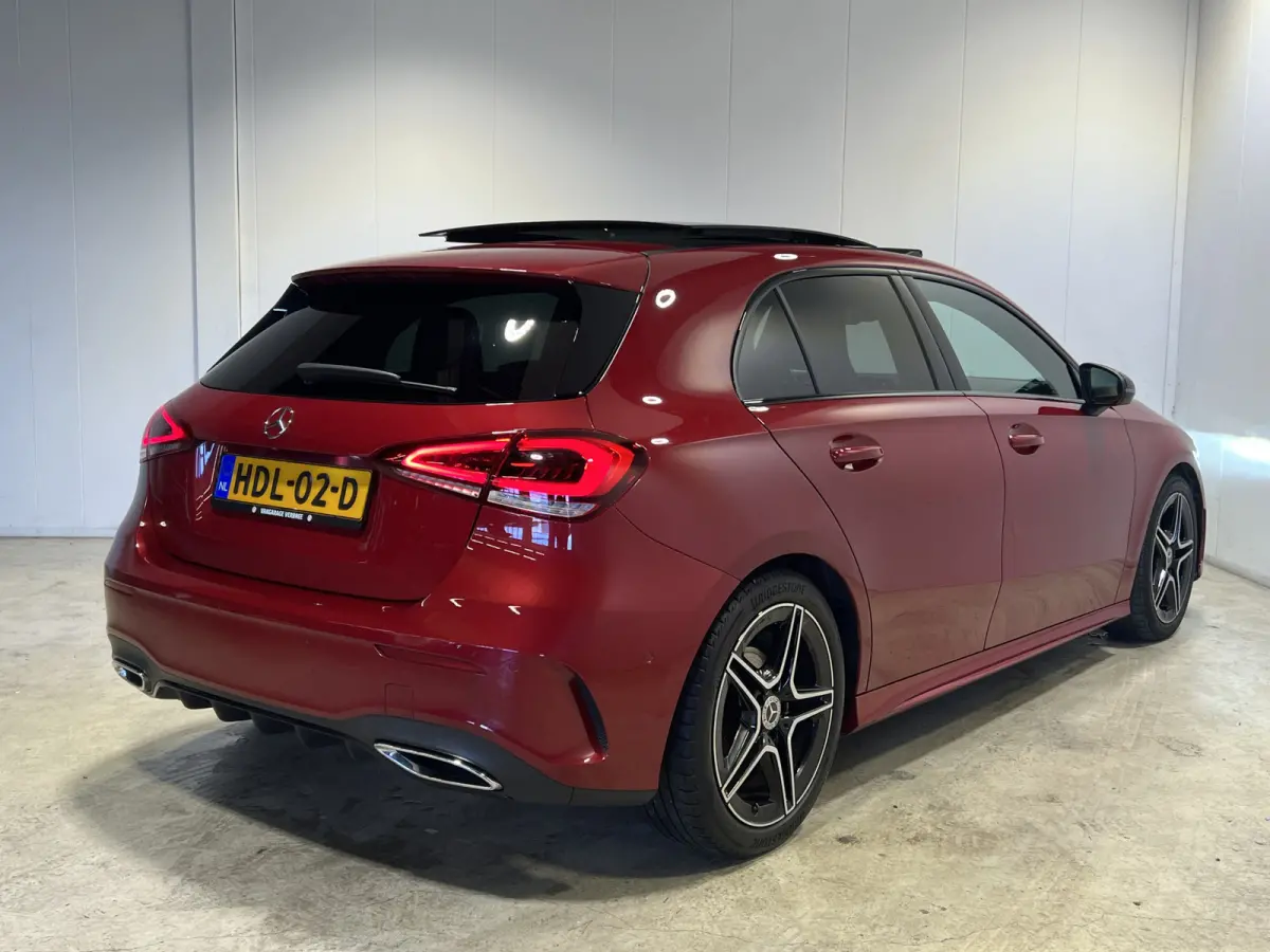 200 Premium AMG | Lederen/alcantara bekleding | Comfort stoelen | Elektrisch panoramadak | Sfeerverlichting | Stoelverwarming | Navigatie/Android/Apple Carplay | PDC V+A incl. Achteruitrijca