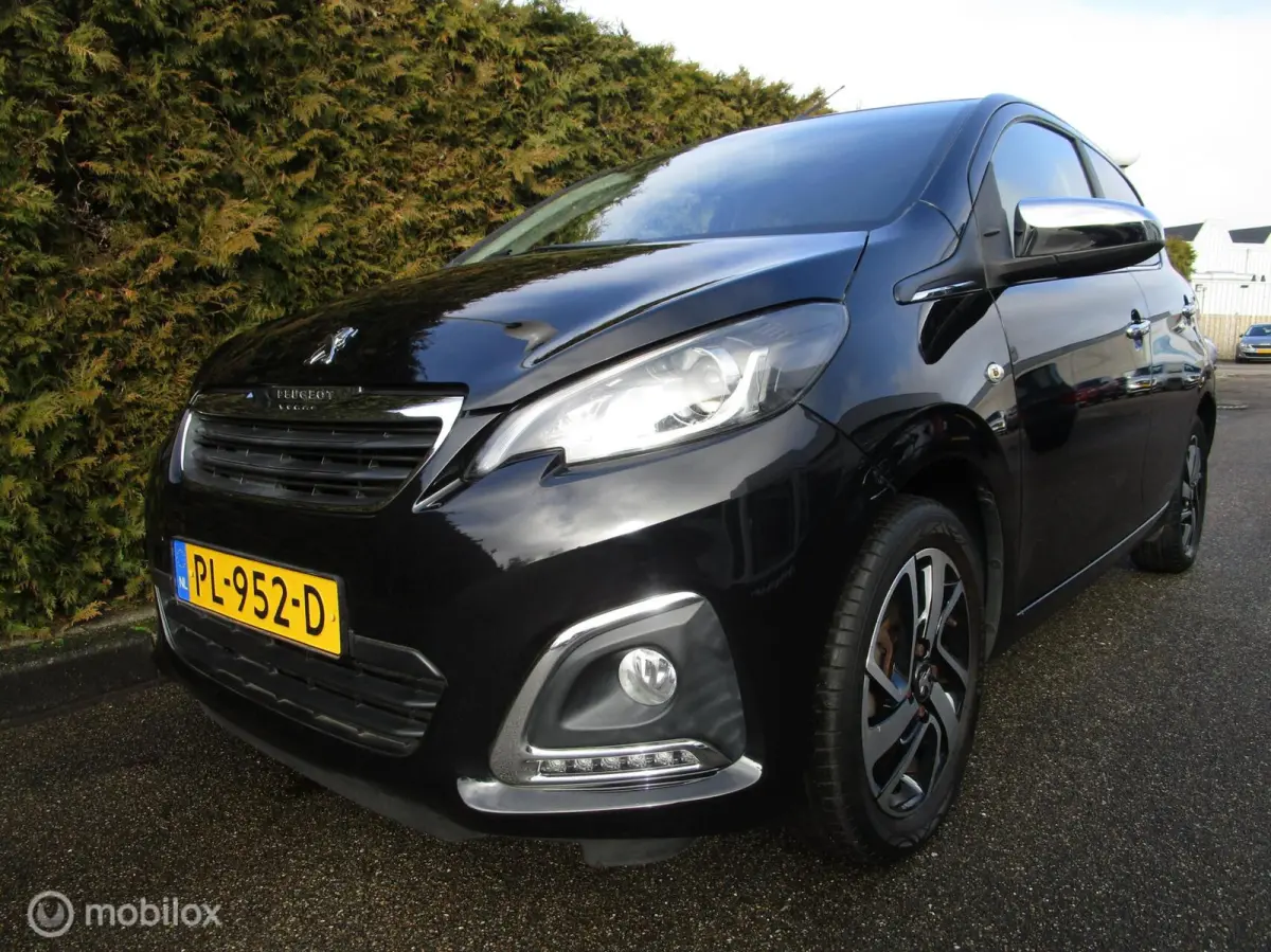 1.0 Allure AUTOMAAT - 25.000 KM !!!
