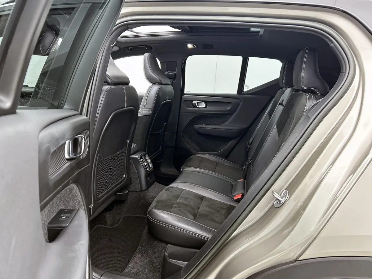 1.5 T5 R-Design | PANORAMADAK | CAMERA | HARMAN-KARDON | STOEL-STUURWIELVERWARMING | 20 INCH | ZWART DAK