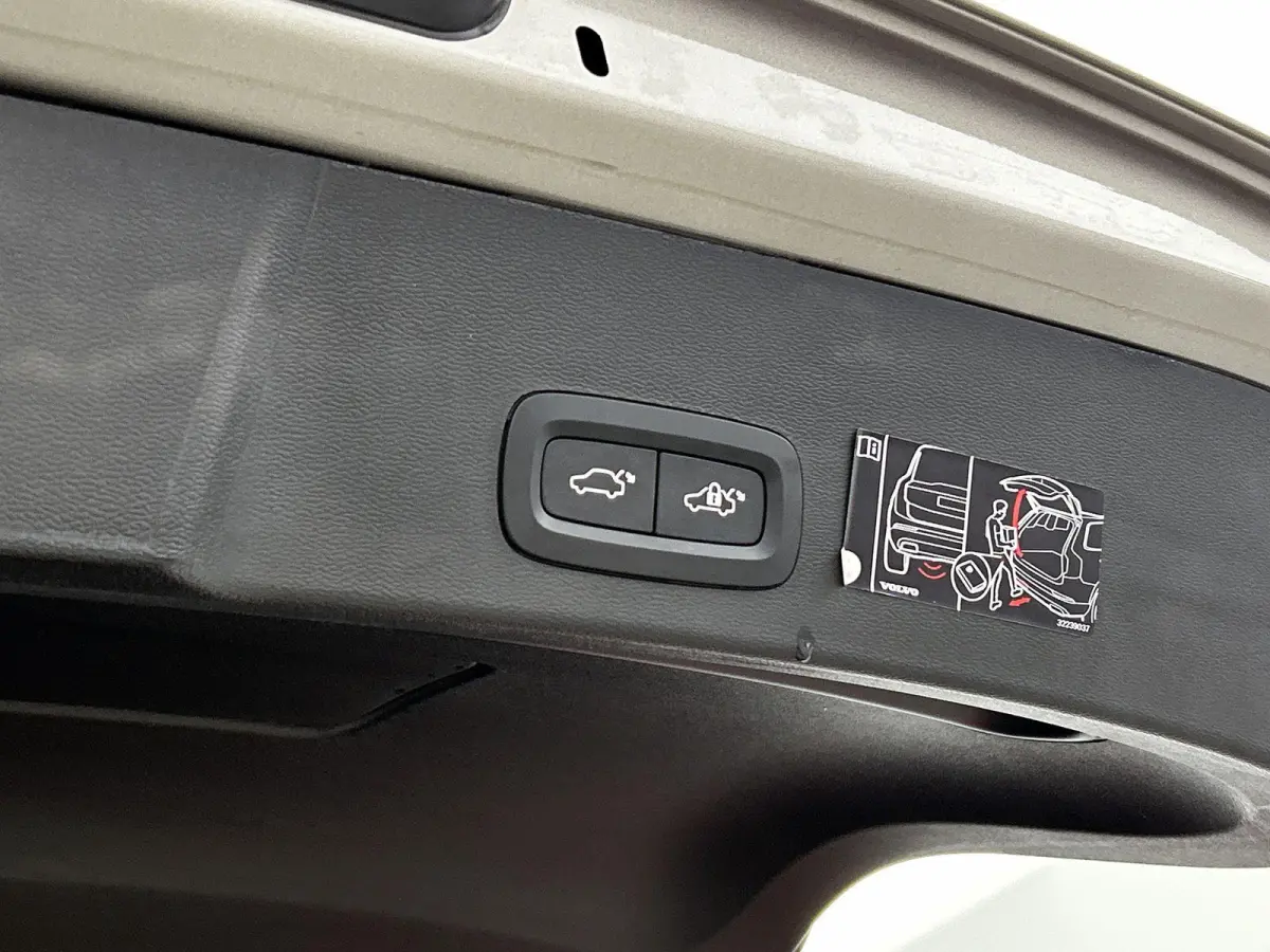 1.5 T5 R-Design | PANORAMADAK | CAMERA | HARMAN-KARDON | STOEL-STUURWIELVERWARMING | 20 INCH | ZWART DAK