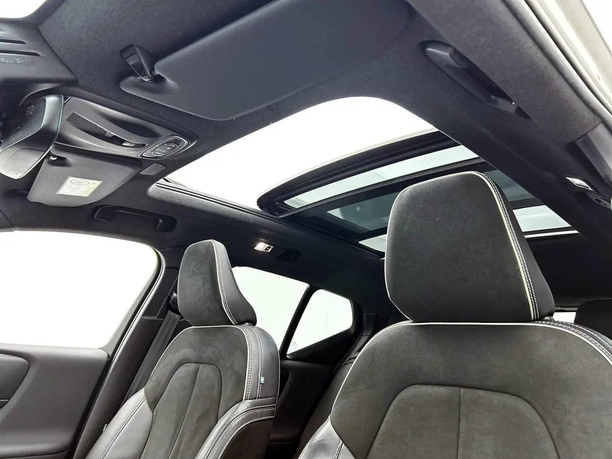 1.5 T5 R-Design | PANORAMADAK | CAMERA | HARMAN-KARDON | STOEL-STUURWIELVERWARMING | 20 INCH | ZWART DAK
