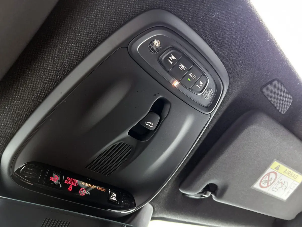 1.5 T5 R-Design | PANORAMADAK | CAMERA | HARMAN-KARDON | STOEL-STUURWIELVERWARMING | 20 INCH | ZWART DAK
