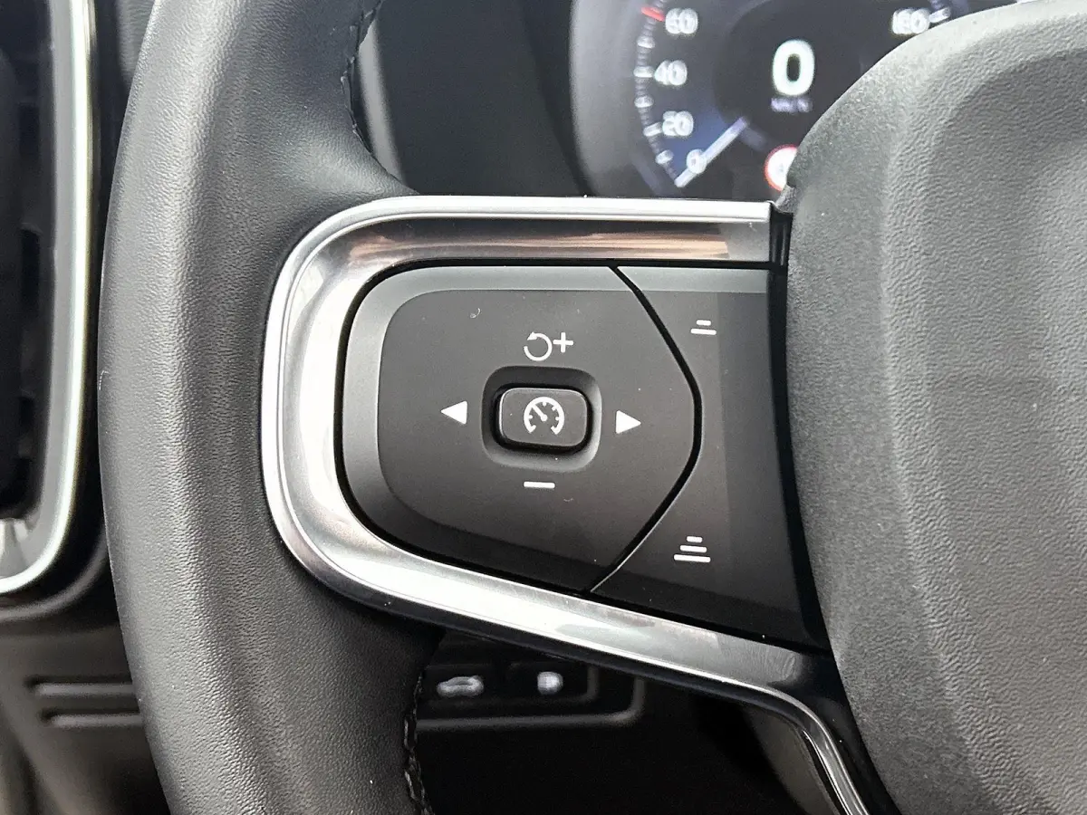 1.5 T5 R-Design | PANORAMADAK | CAMERA | HARMAN-KARDON | STOEL-STUURWIELVERWARMING | 20 INCH | ZWART DAK