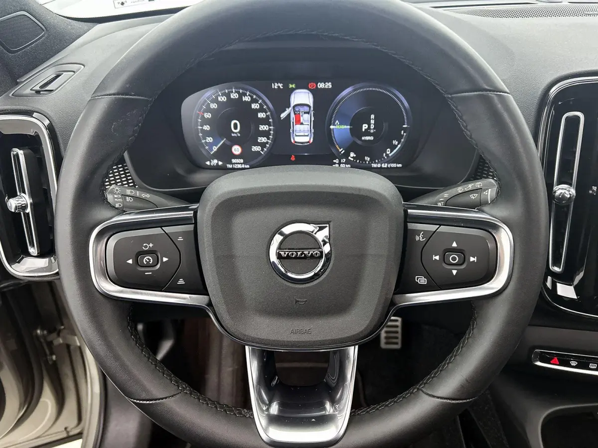 1.5 T5 R-Design | PANORAMADAK | CAMERA | HARMAN-KARDON | STOEL-STUURWIELVERWARMING | 20 INCH | ZWART DAK