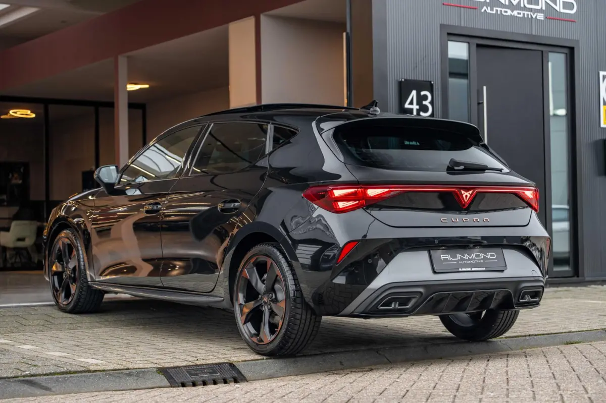 1.5 TSI e-Hybrid Business |Pano|Sfeer|Keyless|Camera|Carplay