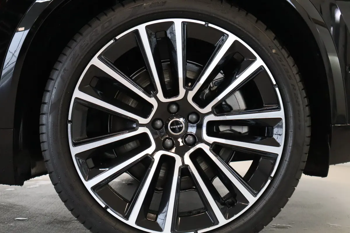 T8 455PK AWD Ultra Black Edition | Executive Edition | Gelamineerd Glas | 22" | Massage/ventilatie | HUD | B&W Audio
