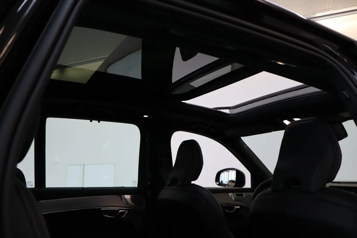 T8 455PK AWD Ultra Black Edition | Executive Edition | Gelamineerd Glas | 22" | Massage/ventilatie | HUD | B&W Audio