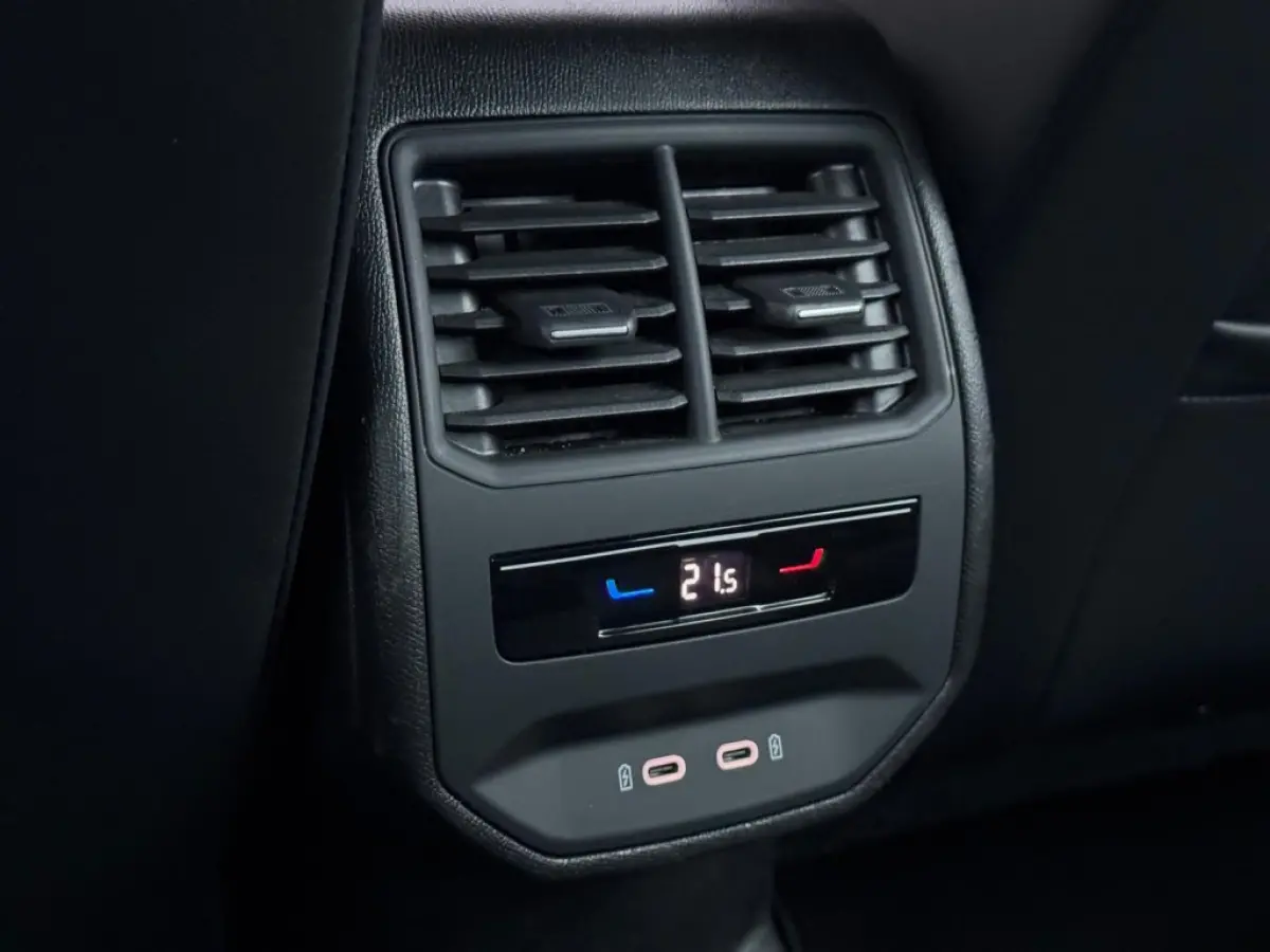 1.5 e-TSI 2025 GARANTIE NAVI CLIMATE APPLE CARPLAY LEDER