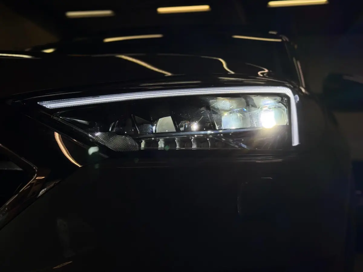 1.6 T-GDI Premium Plus / TREKHAAK / CARPLAY / PANO / 360 CAMERA / DODEHOEK / STOELVERKOELING + VERW / ELEK STOELEN