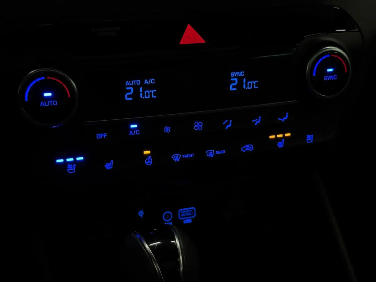 1.6 T-GDI Premium Plus / TREKHAAK / CARPLAY / PANO / 360 CAMERA / DODEHOEK / STOELVERKOELING + VERW / ELEK STOELEN