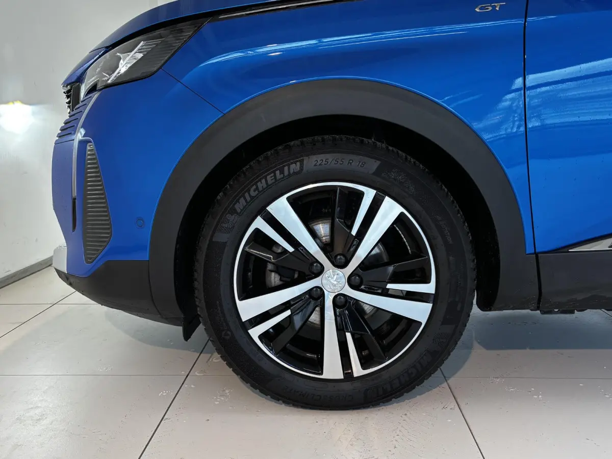 1.2 PureTech GT | Alcantara | Stoelverwarming | Navigatie | Elektrische achterklep | Dodehoekdetectie | Achteruitrijcamera |