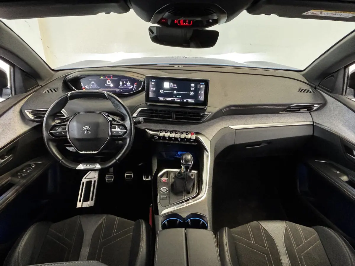 1.2 PureTech GT | Alcantara | Stoelverwarming | Navigatie | Elektrische achterklep | Dodehoekdetectie | Achteruitrijcamera |