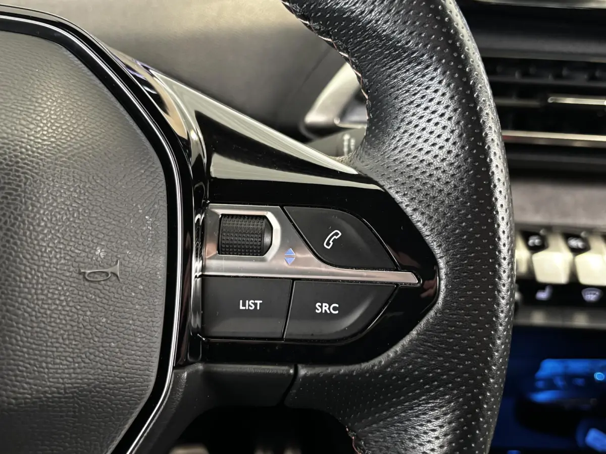 1.2 PureTech GT | Alcantara | Stoelverwarming | Navigatie | Elektrische achterklep | Dodehoekdetectie | Achteruitrijcamera |