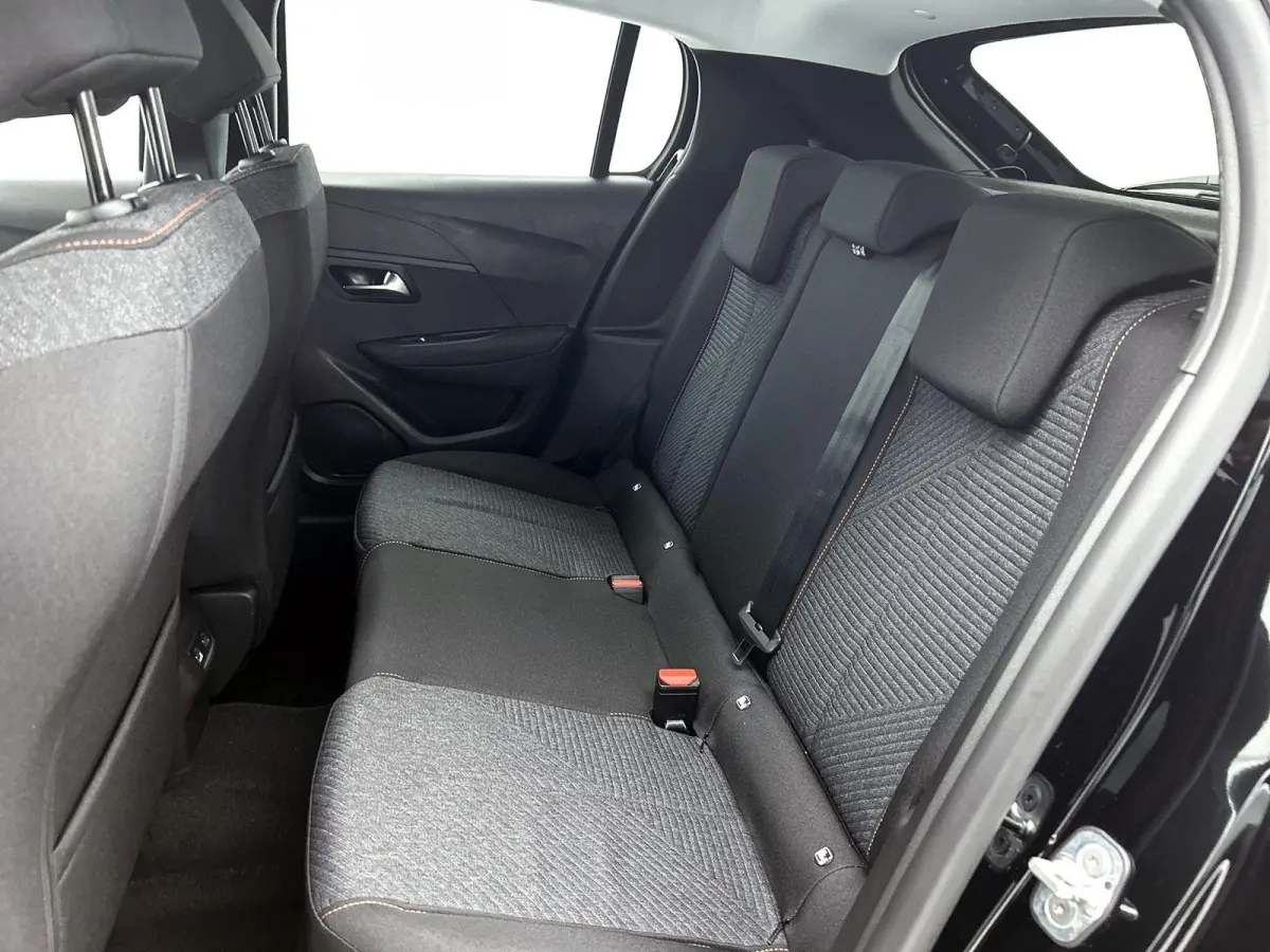 1.2 Hybrid Business 110pk Automaat | 8 JAAR GARANTIE | Navigatie | Airco | Camera | Cruise Control | LED | Apple Carplay/Android Auto |
