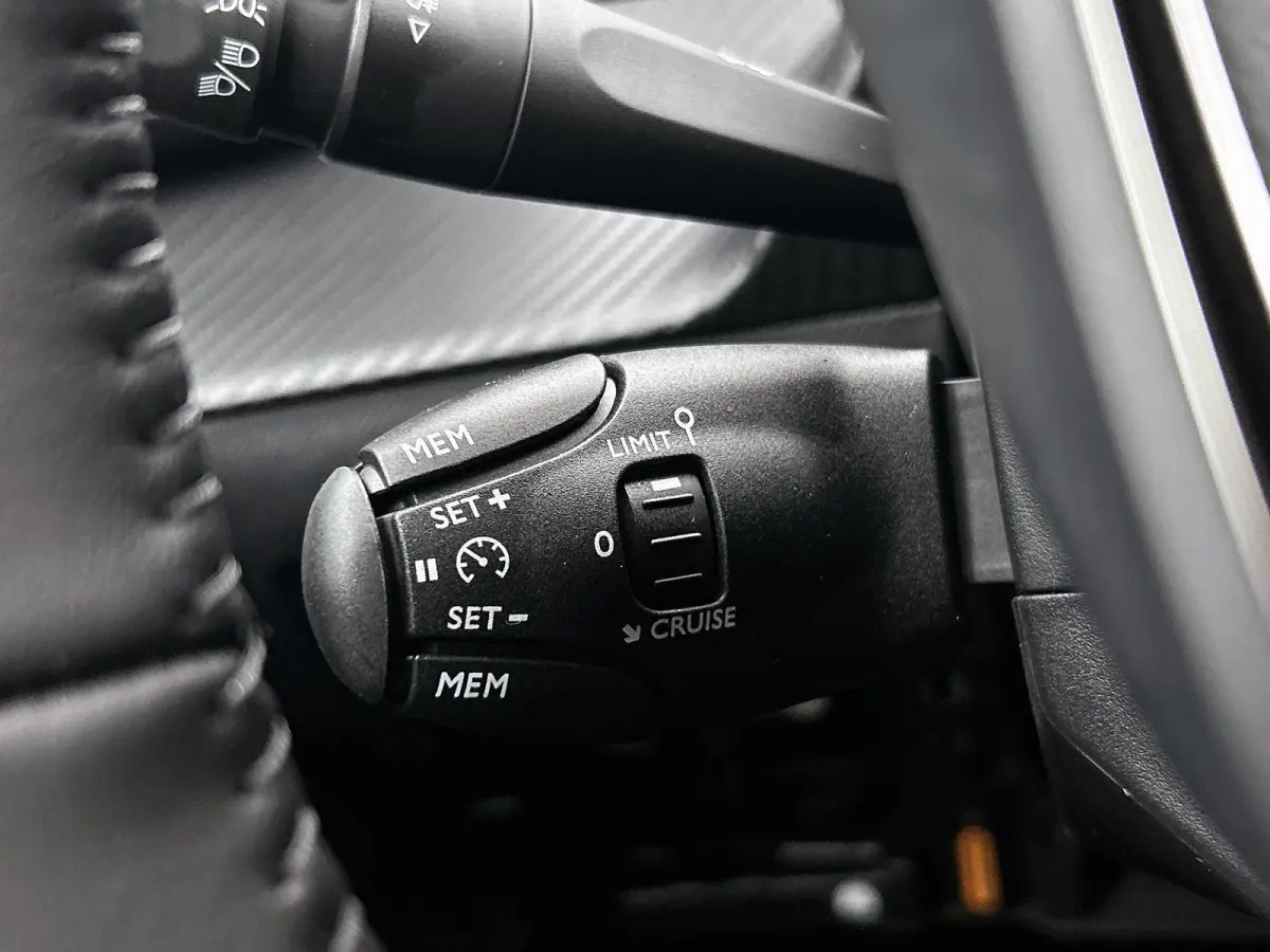 1.2 Hybrid Business 110pk Automaat | 8 JAAR GARANTIE | Navigatie | Airco | Camera | Cruise Control | LED | Apple Carplay/Android Auto |