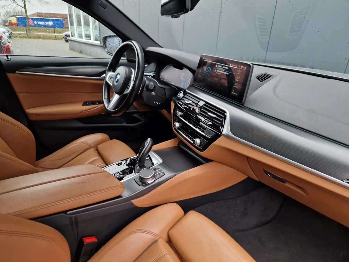 530e Facelift SOH 92% /LED/PANO/1eig./INCL.BTW