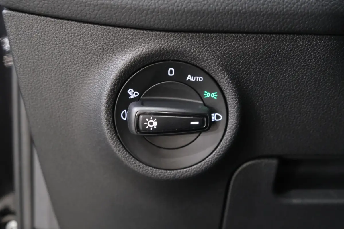 1.5 TSI Business Edition Automaat - N.A.P. Airco, Cruise, Navi, PDC, Camera, Trekhaak.