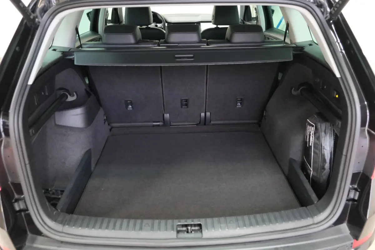 1.5 TSI Business Edition Automaat - N.A.P. Airco, Cruise, Navi, PDC, Camera, Trekhaak.