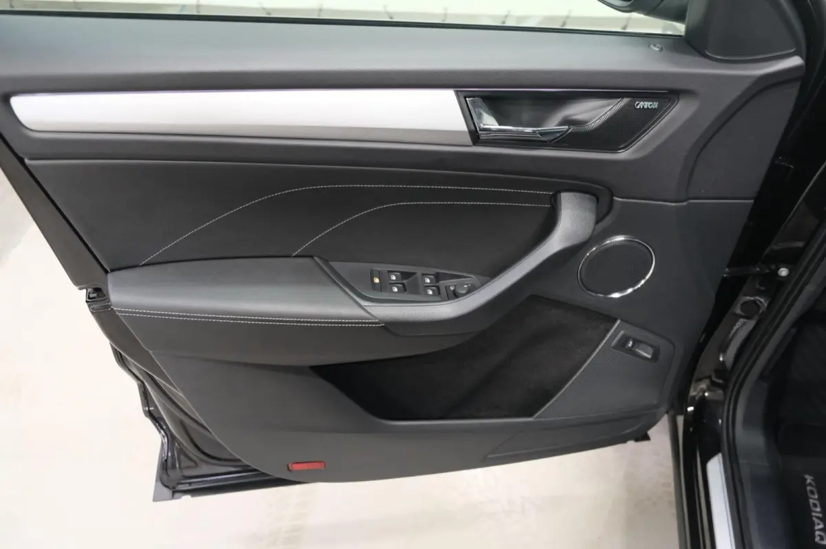 1.5 TSI Business Edition Automaat - N.A.P. Airco, Cruise, Navi, PDC, Camera, Trekhaak.