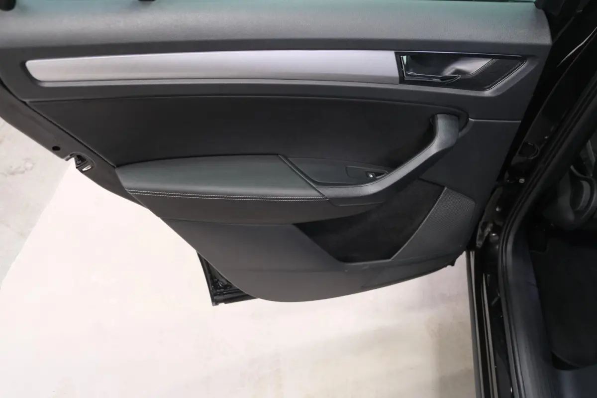 1.5 TSI Business Edition Automaat - N.A.P. Airco, Cruise, Navi, PDC, Camera, Trekhaak.
